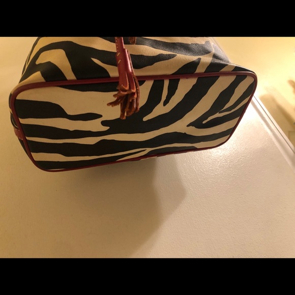 Dooney & Bourke zebra off white red black bucket - Picture 3 of 9